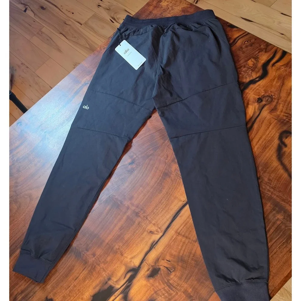 Alo Yoga Mens Co-Op Pant Black Lightweight Breathable Jogger Atheleisure Gym